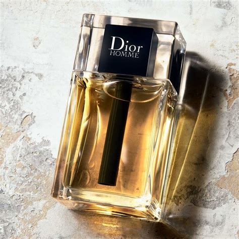 Dior Homme, eau de toilette pour homme entre force & sensualité 